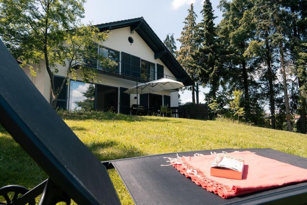 Eifel21 - Stilvolles Haus In Der Vulkaneifel Bleckhausen Esterno foto